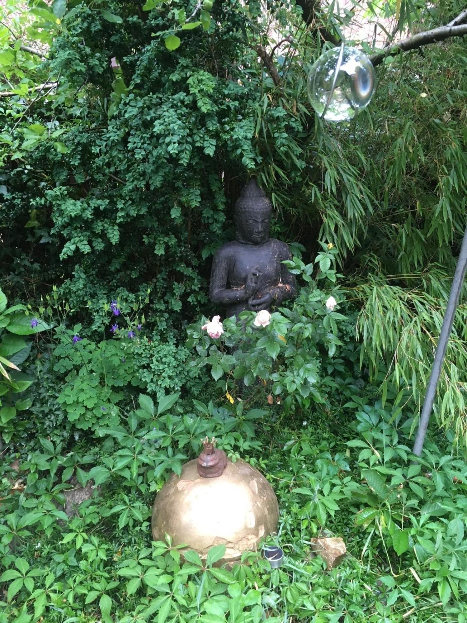 Grosse Hobbithoehle Mit Gemeinschaftsgarten Нойштадт-ам-Рюбенберге Экстерьер фото